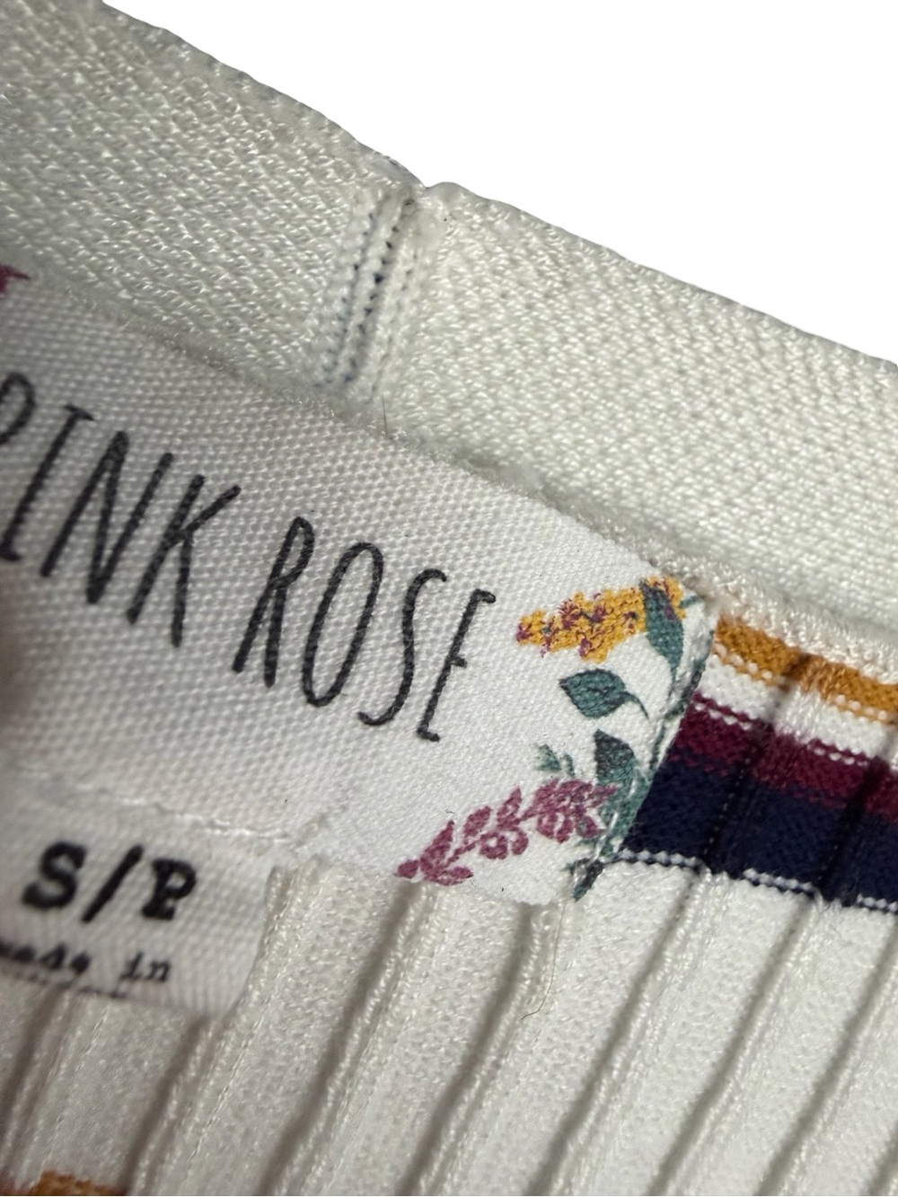 Pink Rose V-neck Ribbed Button Front Cardigan - Picture 4 of 8